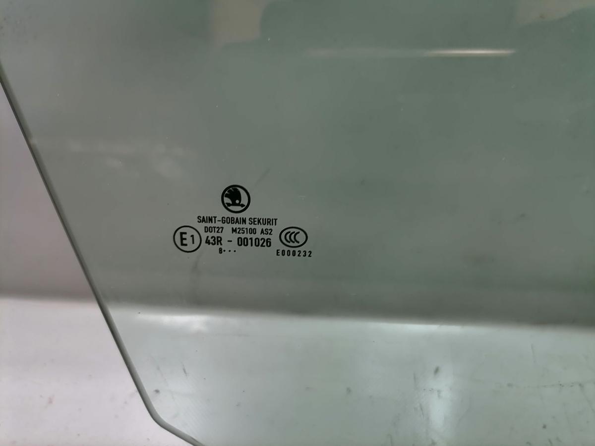 Skoda Superb 2 3T original T&uuml;rscheibe vorn rechts Bj.2009